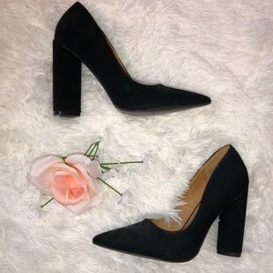 BLACK FAUX CHUNKY HEELS